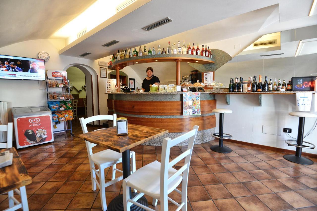 Taverna *